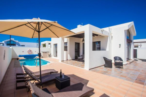 Beautiful 2-Bed Villa in Playa Blanca -Rosa Blanca, Playa Blanca